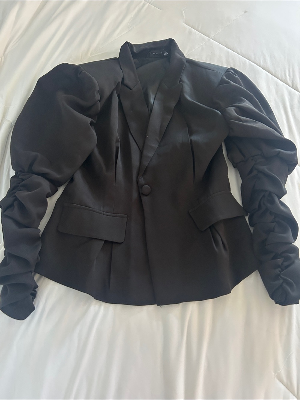 PrettyLittleThing Black Puff Sleeve Tailored Blazer